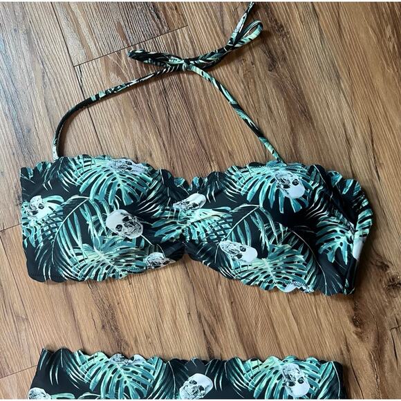 Black Green Tropical Midnight Hour Bikini Top with Skulls Size XL - Picture 1 of 5